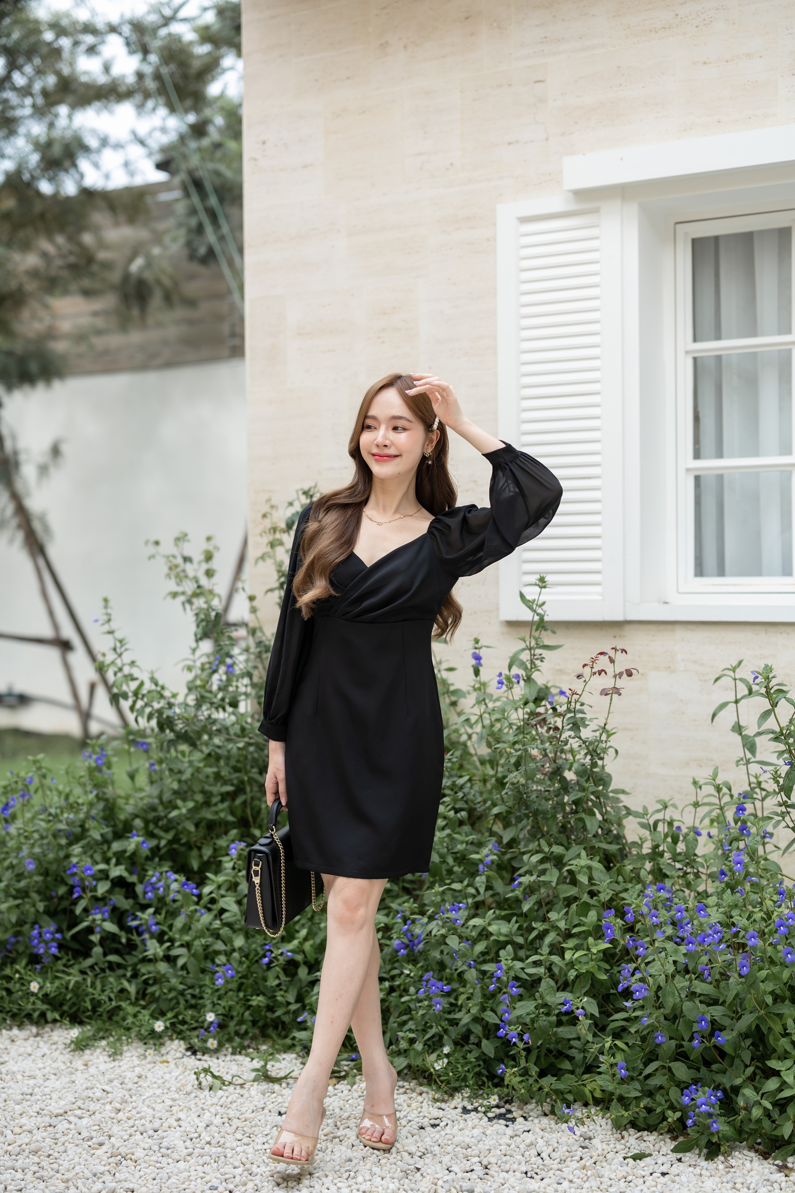 Kessie Chiffon Sleeve Dress – เดรสสีดำแขนชีฟอง