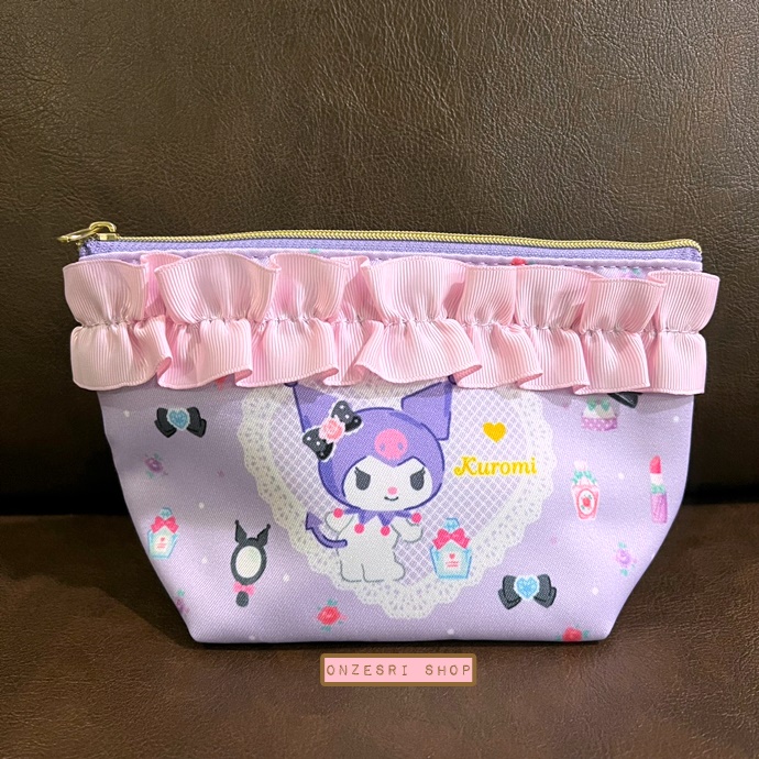 กระเป๋า Kuromi สีม่วง ระบายสีชมพู ฐานกว้าง ใส่ของได้เยอะ ขนาด 19.5 x 11 x 8 ซม.