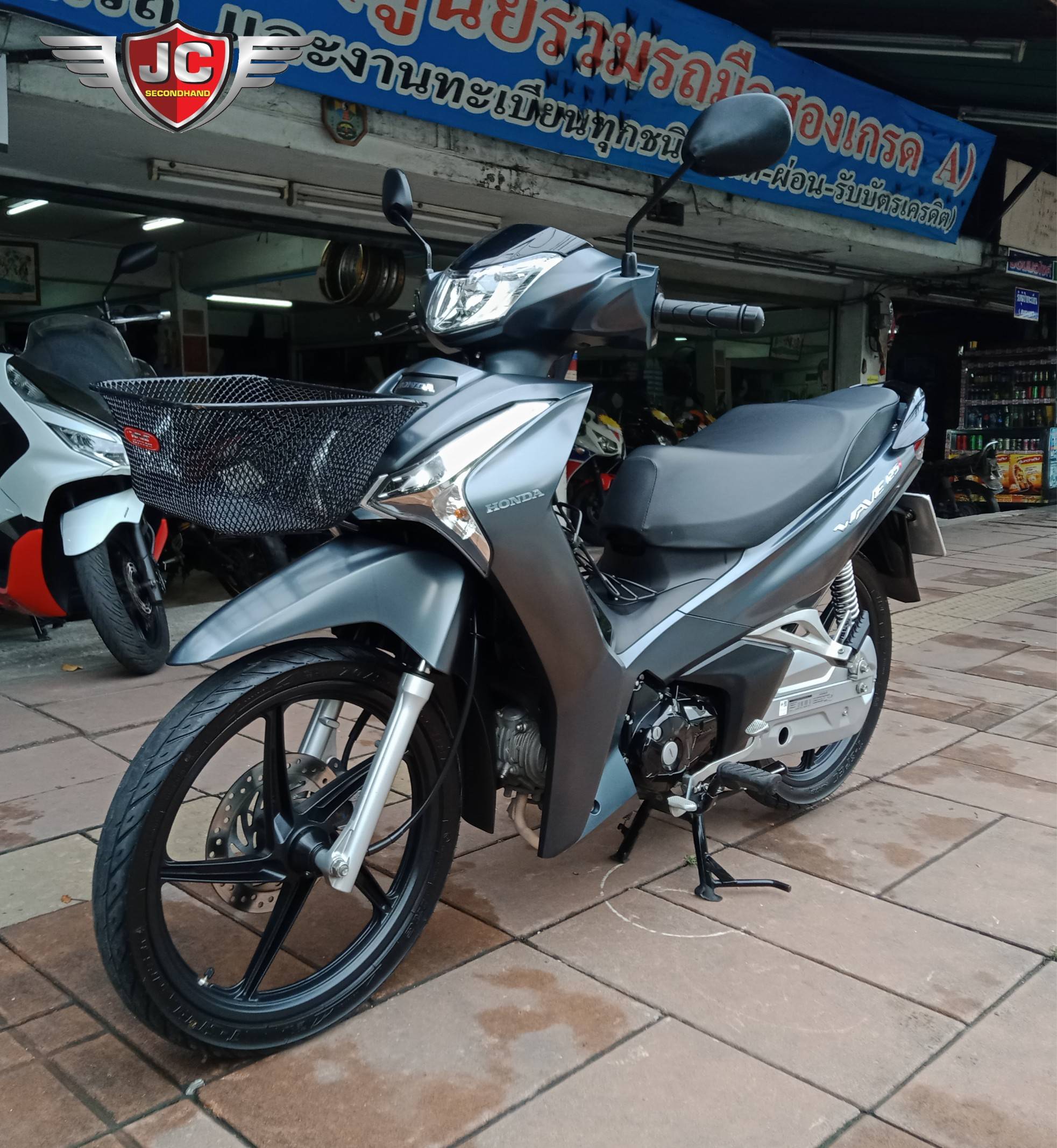 โอ้โห....รถ6เดือน‼️ New HONDA WAVE125I ตัวTOP จดทะบียนปี65 รถบ้านมือเดียว เครื่องเดิมไม่ต้องสืบ แน่นเปรี๊ยะๆ ชุดสีสวยแท้ทั้งคัน มีตำหนิบังลมข้างขวาและปลายบังโคลนนิดหน่อยนอกนั้น สวยใสไร้ที่ติจ้า