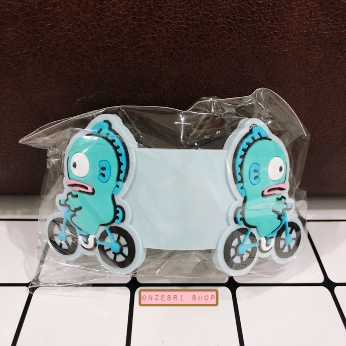 Sanrio Characters Hapidanbui Rubber Band แบบ Hangyodon ขนาดกว้าง 10 ซม. เป็นที่รัดเก็บสายหูฟัง หรืออื่น ๆ ขนาดใหญ่ น่ารัก ทำจากยาง ด้านหลังมีกระดุมติด