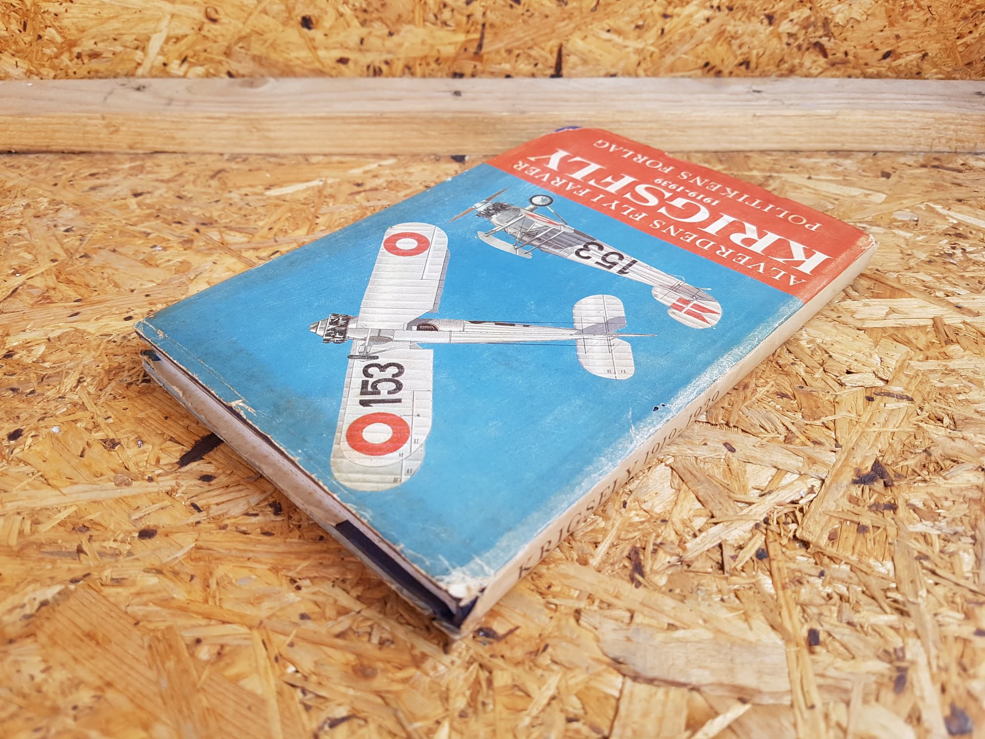 KRIGSFLY 1919 - 1939 / Politikens Forlag