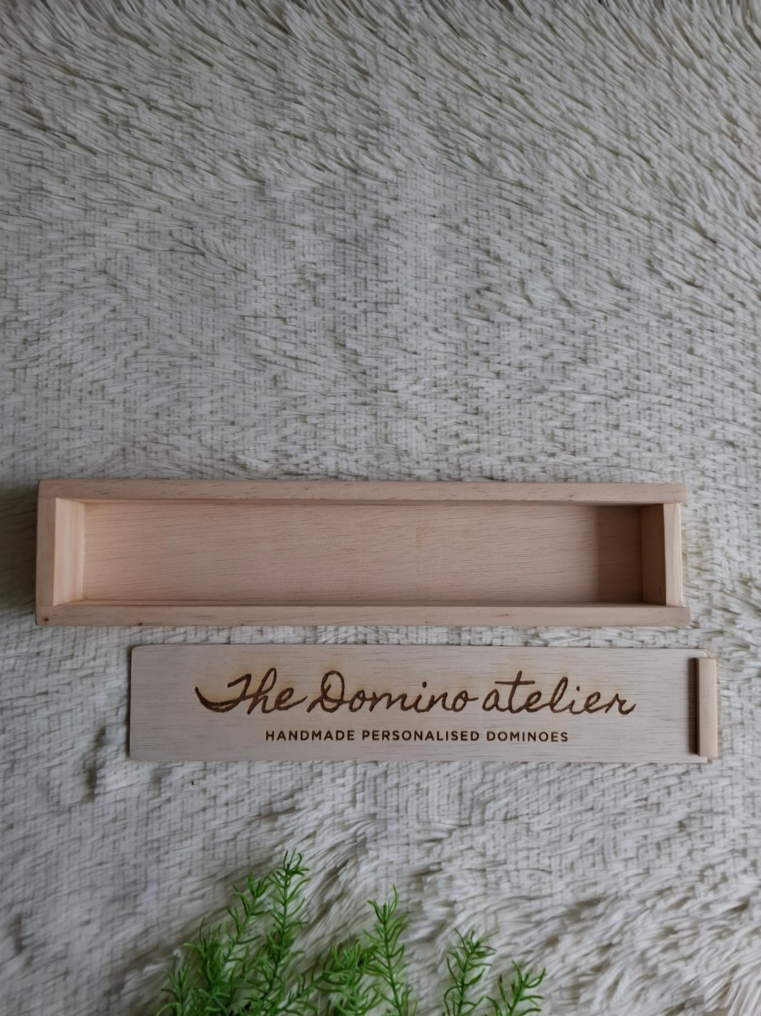 กล่องไม้ฝาสไลด์สีไม้ธรรมชาติ