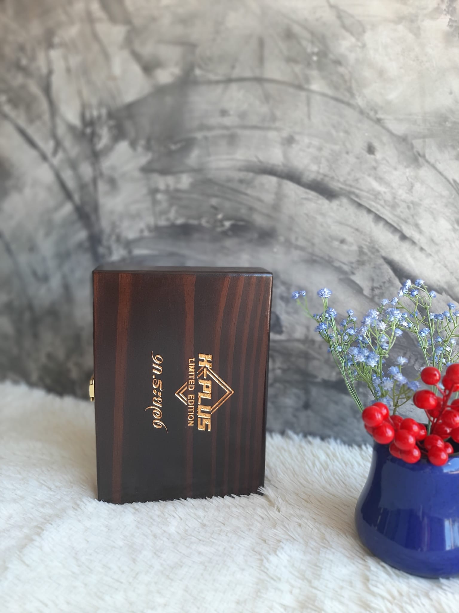 กล่องไม้สนบุผ้ากำมะหยี่