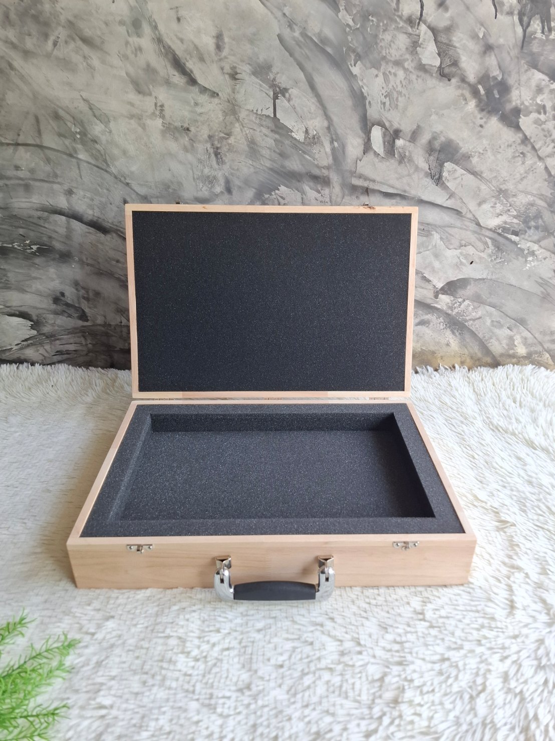 กระเป๋ากล่องไม้