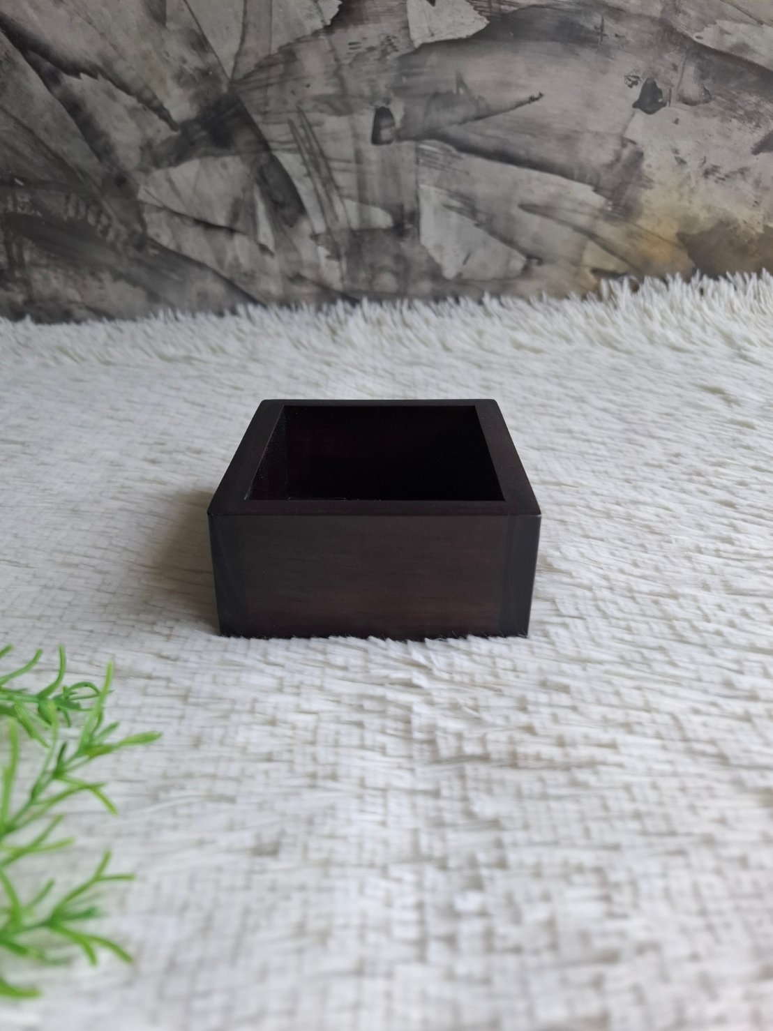 ถาดไม้สน