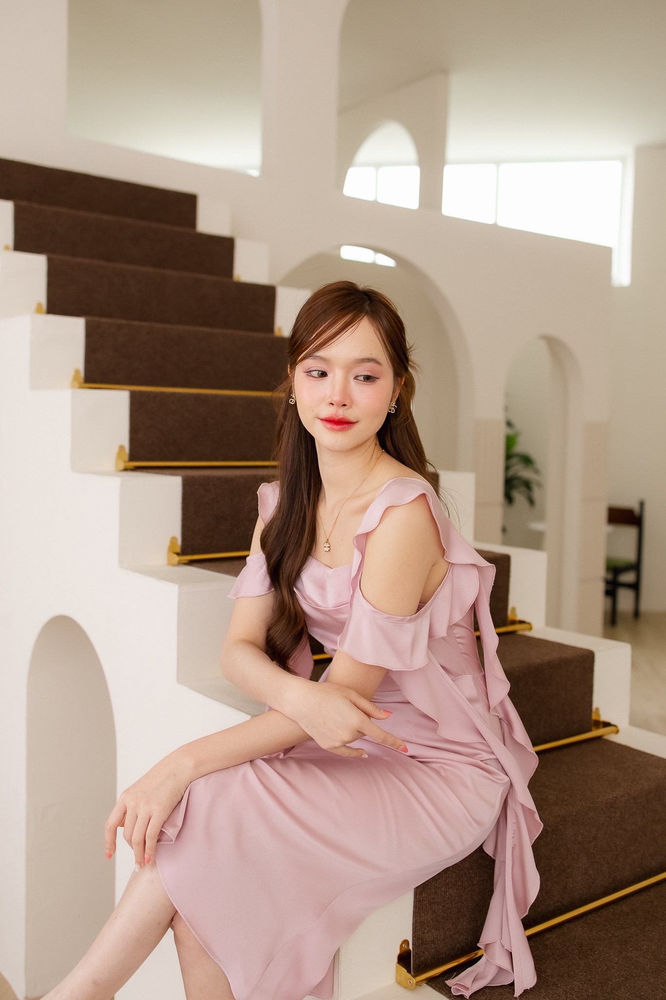 Serene Flutter Sleeve Midi Dress : สีชมพู