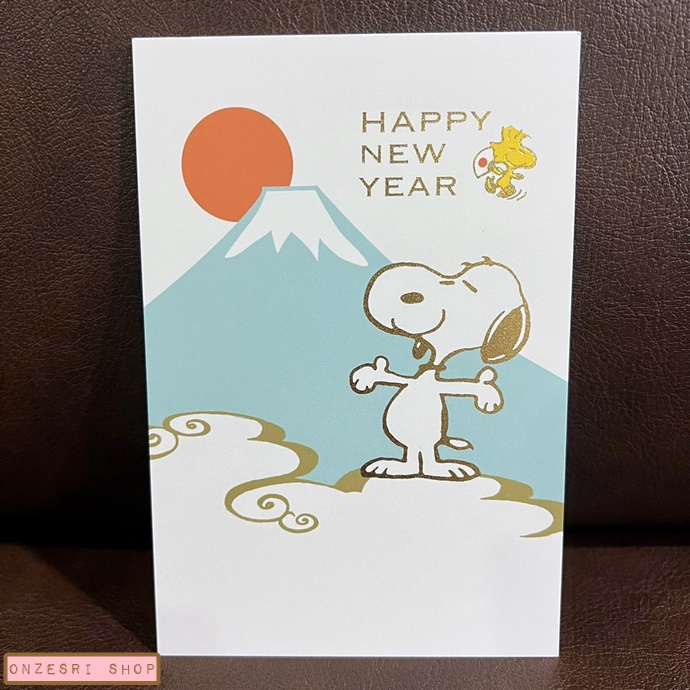 เซ็ตโปสการ์ด Peanuts Snoopy Happy New Year จาก Hallmark Japan ลาย Fuji San ตรงลายพิมพ์เป็นสีทองสวย มี 3 ใบในเซ็ต