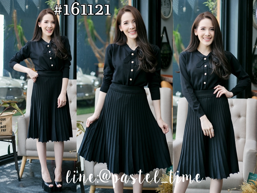 In Seoul Cardigan + Skirt Set เซทเสือไหมพรม+กระโปรง