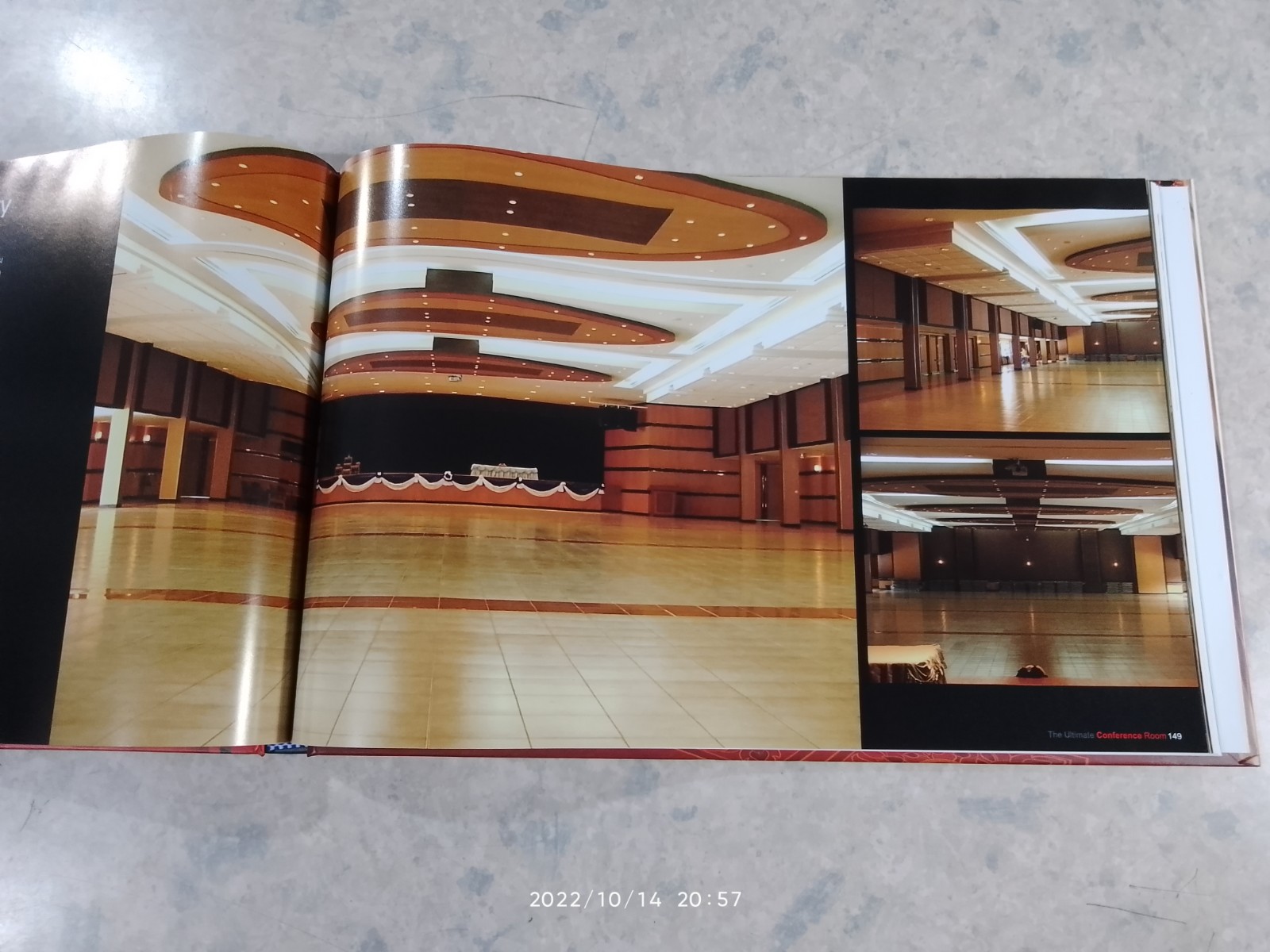 The Ultimate Conference Room (ไม่มีกล่อง) / กุลพัช หมวดสง