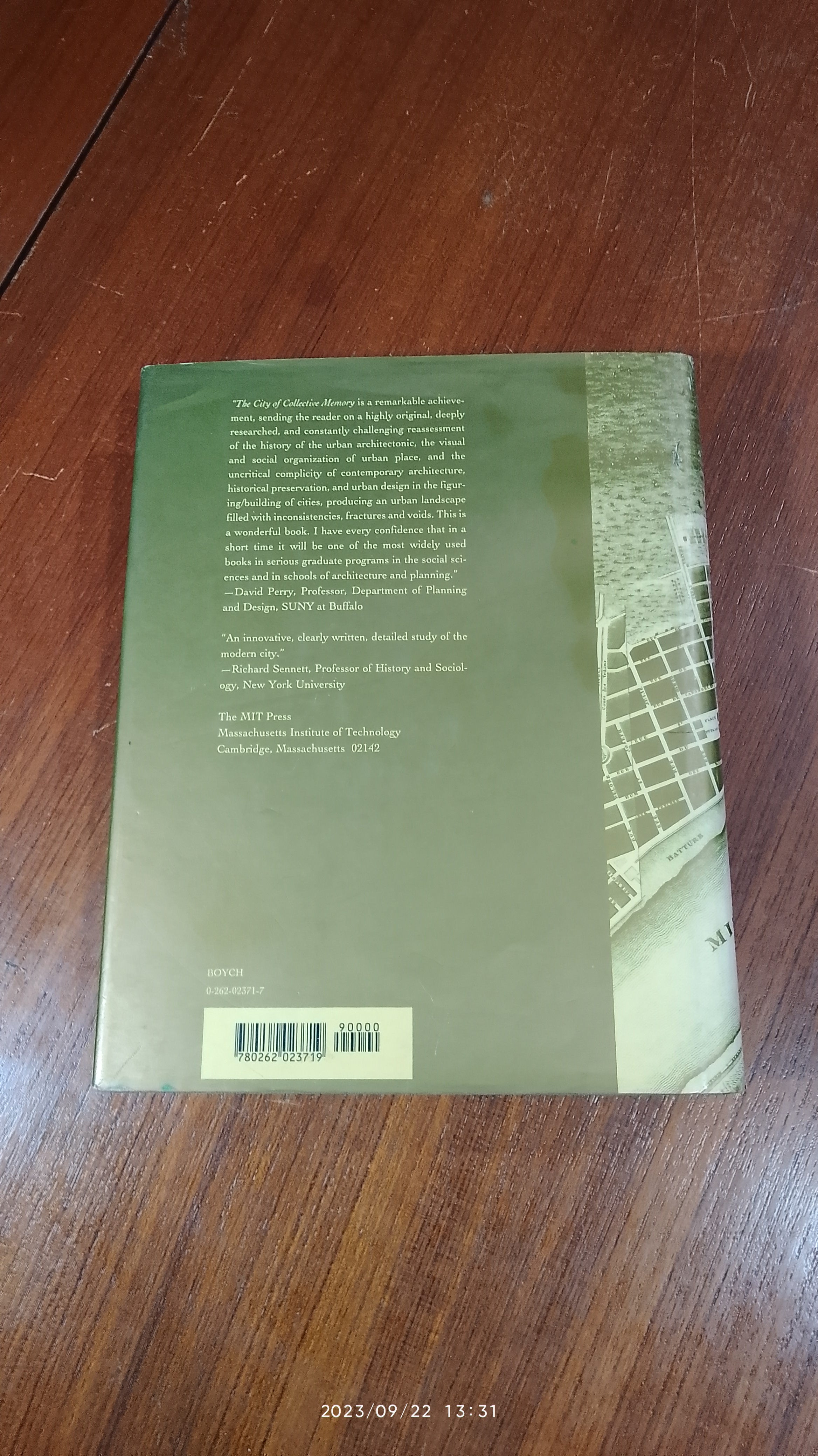 The City of Collective Memory : Its Historical Imagery and Architectural Entertainments