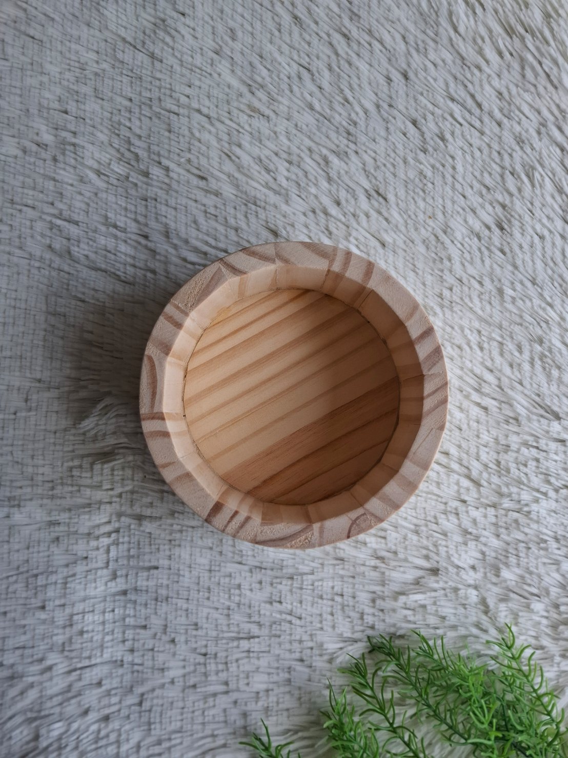 ถาดไม้สนทรงกลมใส่ข้าว