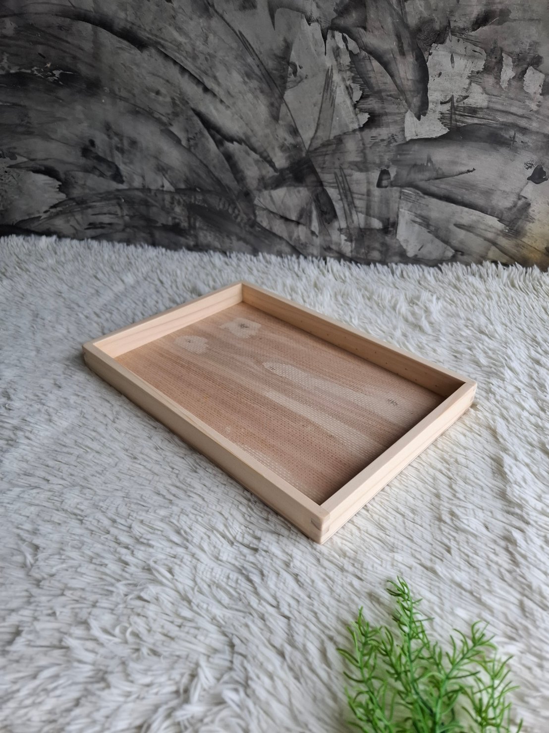 ถาดไม้สน