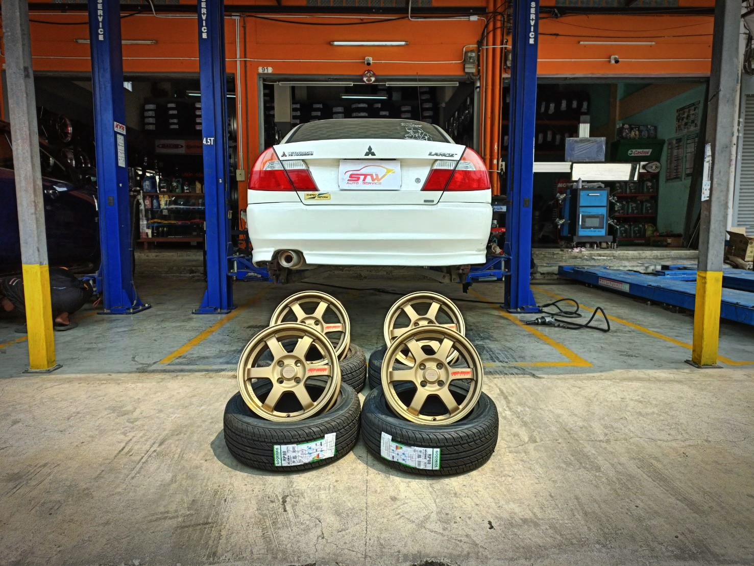 ล้อแม็ก JP Racing TE37 ขอบ15 ยาง GOODRIDE RP88 195/55R15 85V ติดตั้งใส่ MITSUBISHI LANCER