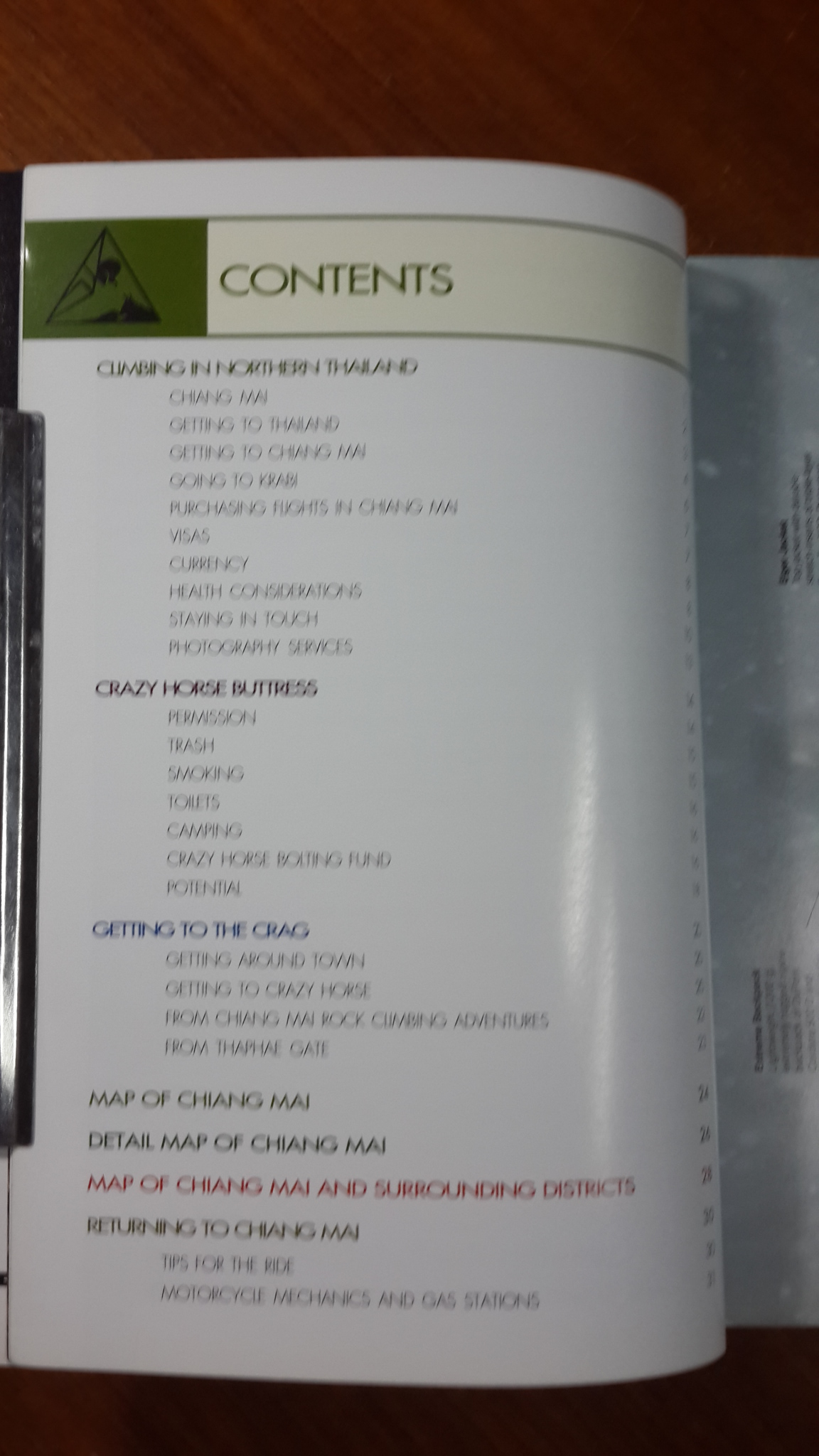 A GUIDE TO ROCK CLIMBING IN NORTHERN THAILAND / Morris,Uppakham