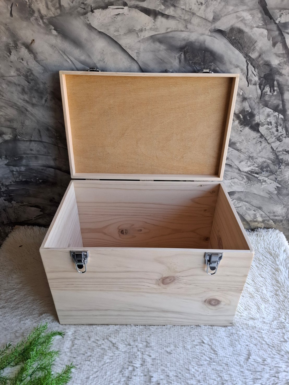 กล่องไม้ใส่งานโมเดลตุ๊กต้า