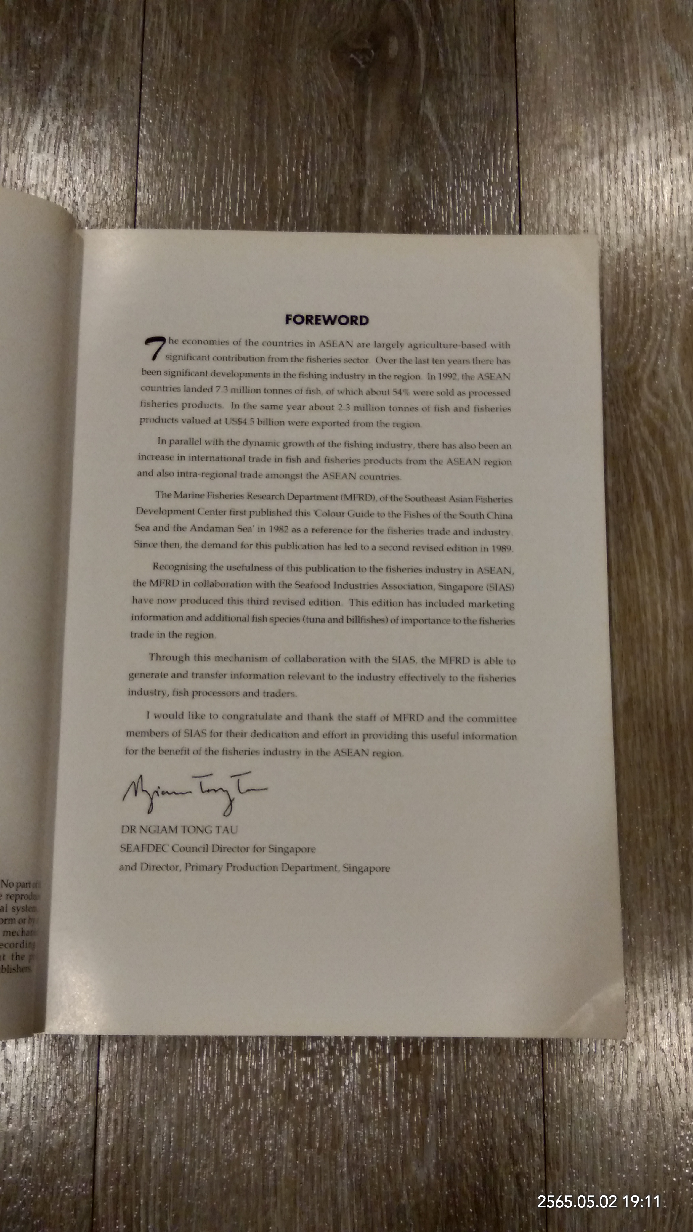 A COLOUR GUIDE TO THE FISHES OF THE SOUTH CHINA SEA AND THE ANDAMAN SEA