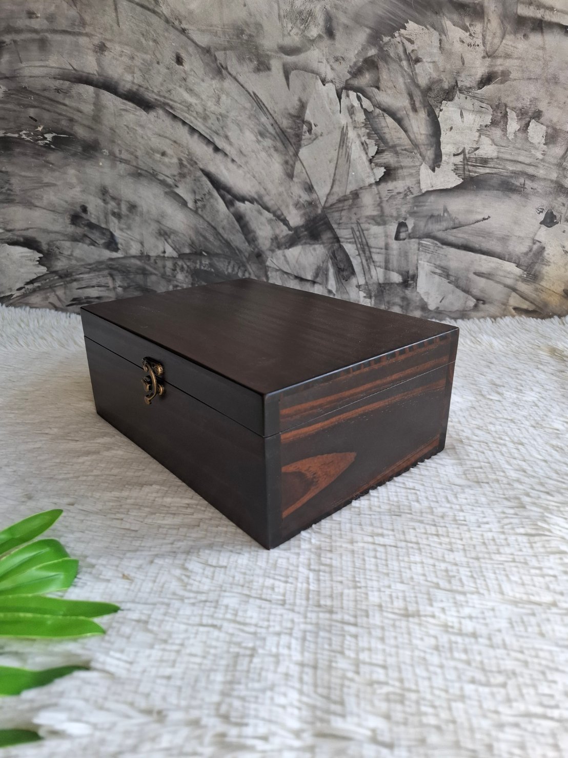 กล่องไม้สนฝาล็อค