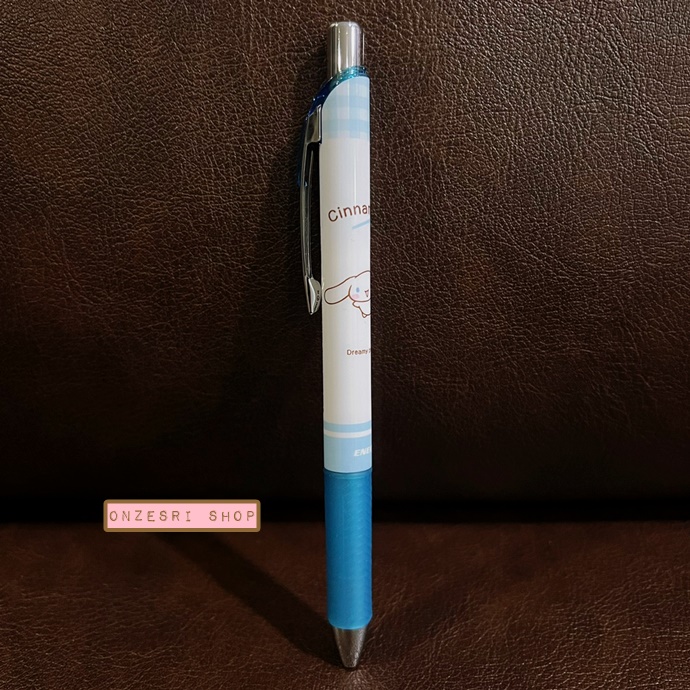ปากกา Pentel Energel จากญี่ปุ่น ลาย Cinnamoroll สีขาวฟ้า หัว 0.5 หมึกสีดำ