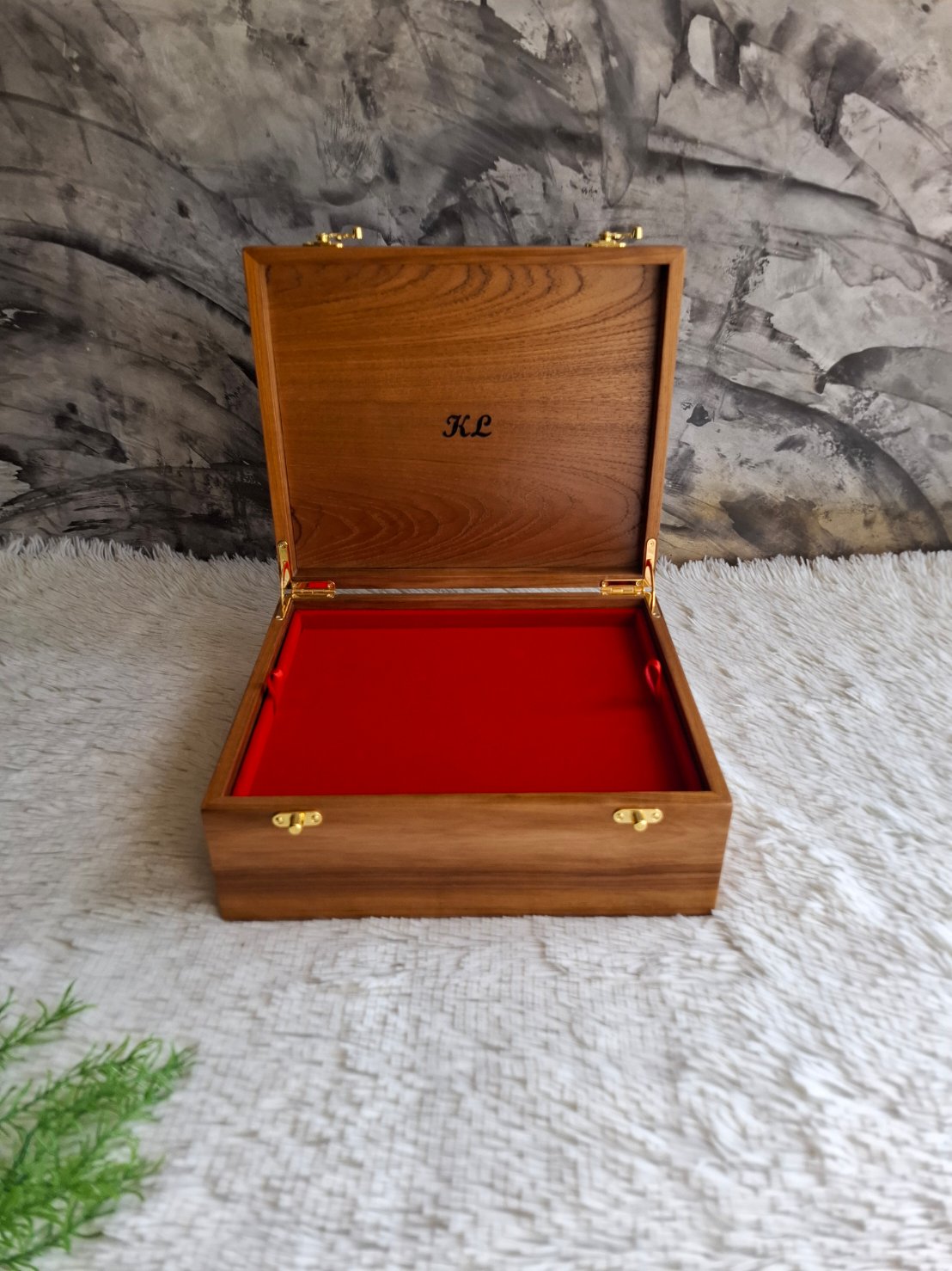 กล่องไม้สักฝาล็อค