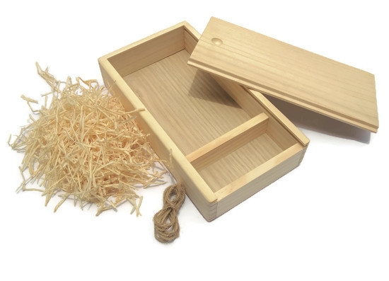 กล่องไม้สนฝาสไลด์ ใส่ภาพถ่าย-โปสการ์ด ขนาด 4x6 นิ้ว