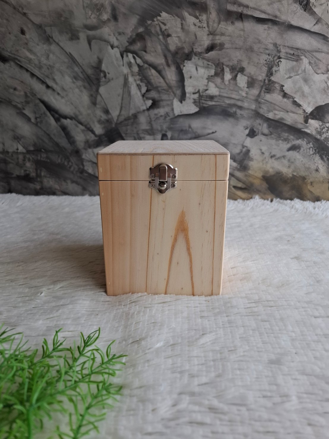 กล่องไม้สนรุปแบบฝาล็อค