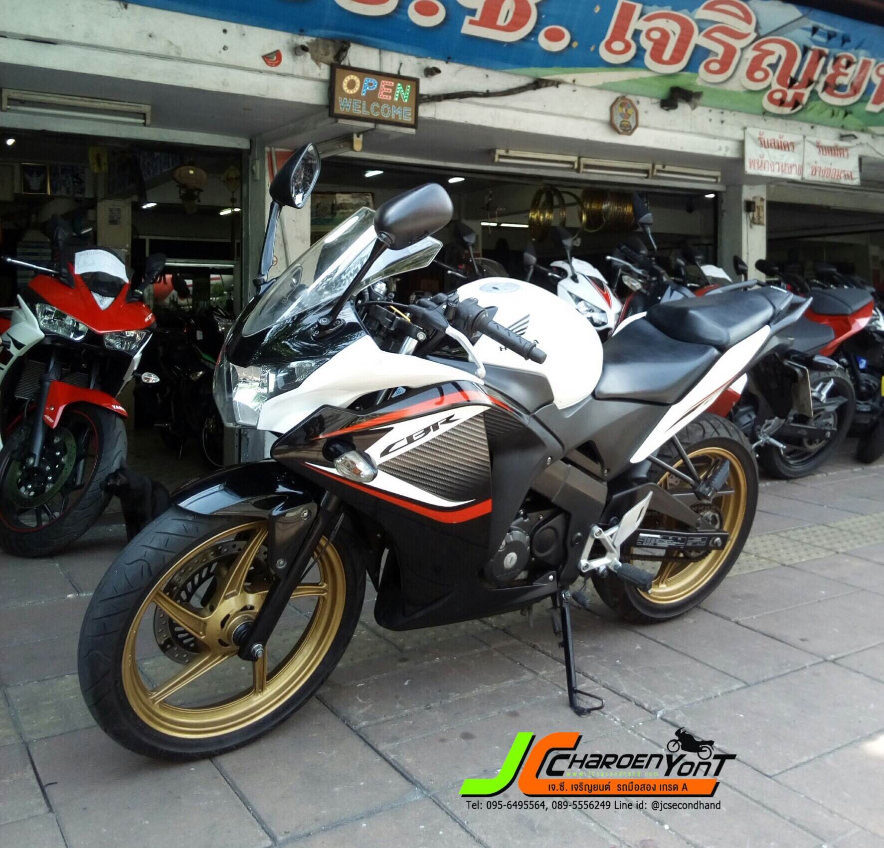 HONDA CBR150R จดทะเบียนกลางปี 58 รถบ้านมือเดียวขนานแท้ เครื่องดีเดิม สีแท้รอยน้อย มีเฉพาะรอยใช้งาน