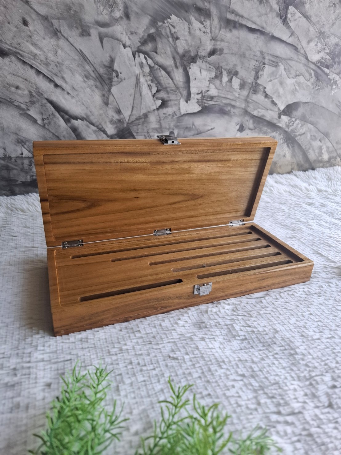 กล่องไม้สักฝาล็อค