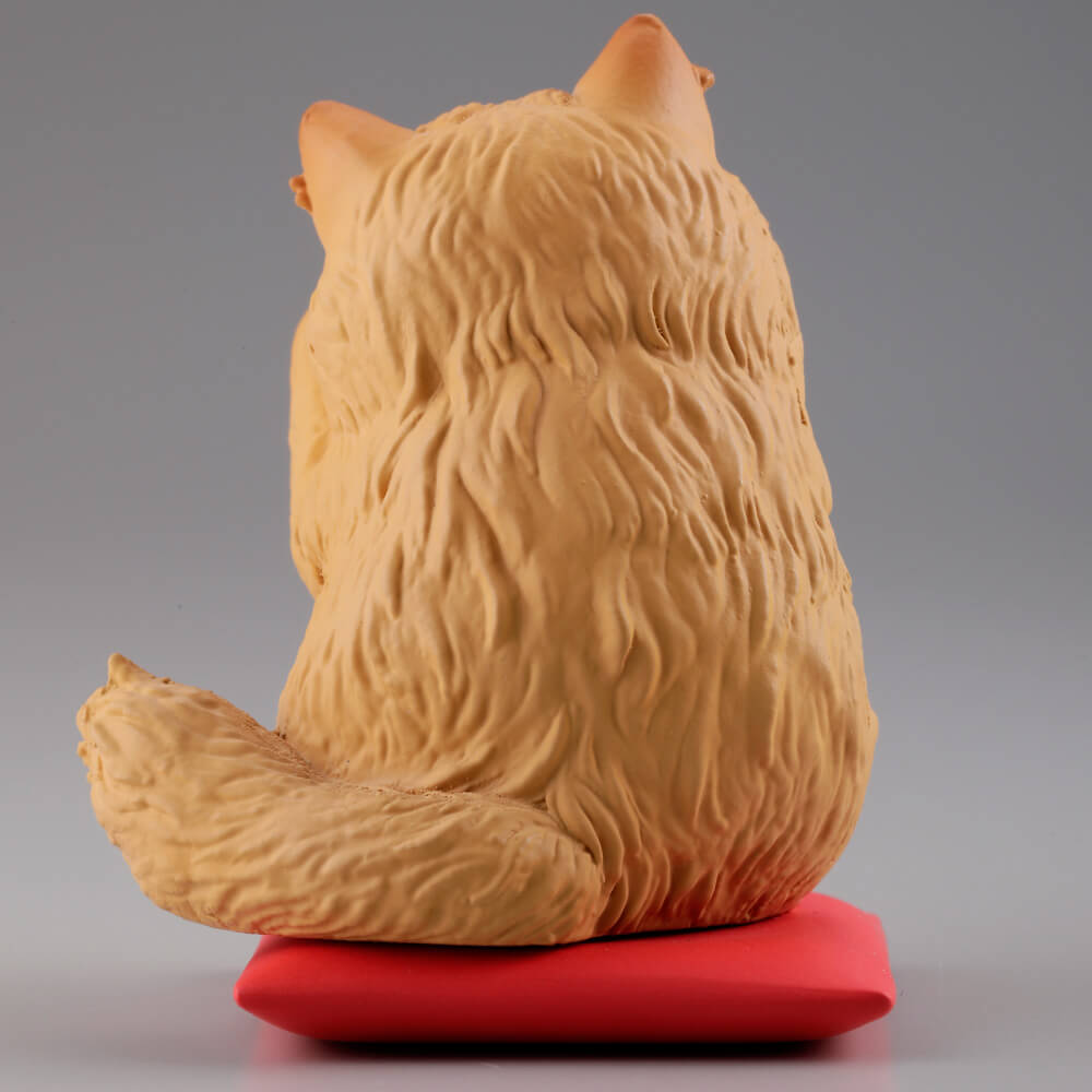 Kaiyodo Capsule Q Museum Kunio Sato's Lucky Cat V.3 โมเดลแมวกวักนำโชค Maneki Neko พร้อมแท่นวาง แบบน้องแมว Persian สีส้ม สูงประมาณ 4 ซม.
