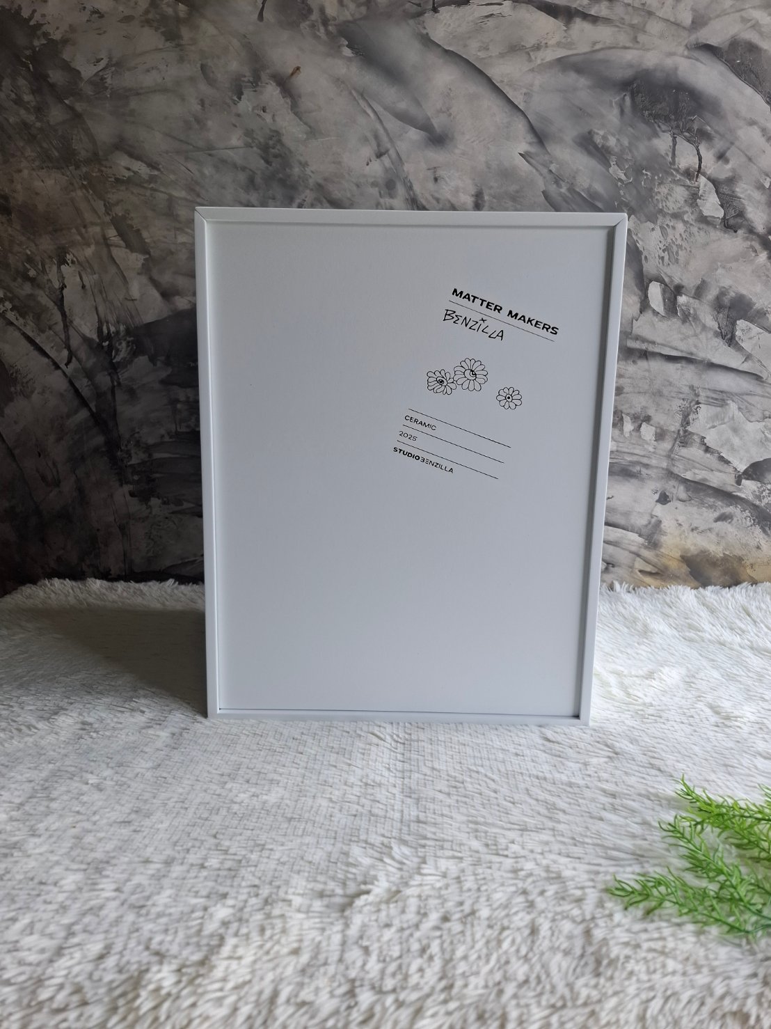 กล่องไม้ใส่โมเดลตุ๊กตา