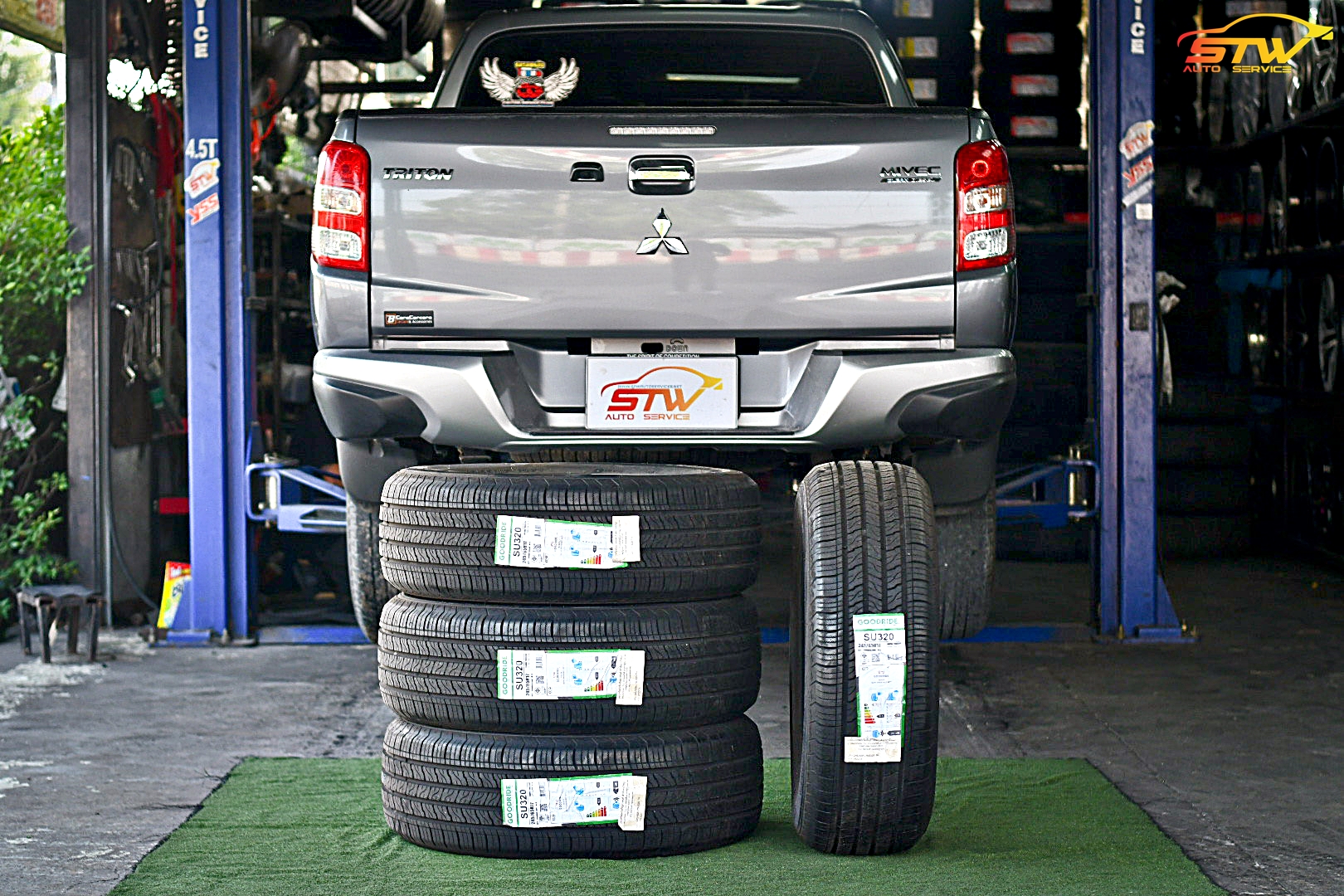 ยาง GOODRIDE CROSS LEGEND SU320 Size 245/65R17 107T ติดตั้งใส่ MITSUBISHI TRITON