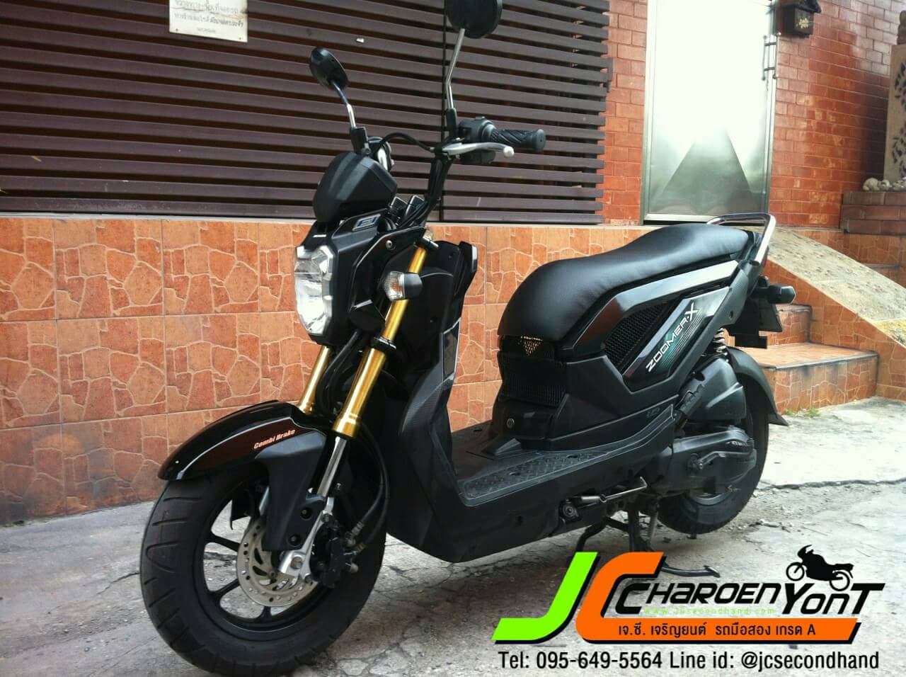 ช่วงนี้ถามกันบ่อย HONDA ZOOMER-X ตัว Top จดทะเบียนปี 56 เป็นรถบ้านมือเดียวขนานแท้ คันนี้เดิมๆทั้งคัน ผ่านการตรวจเช็คสถาพให้พร้อมใช้งานได้เลย