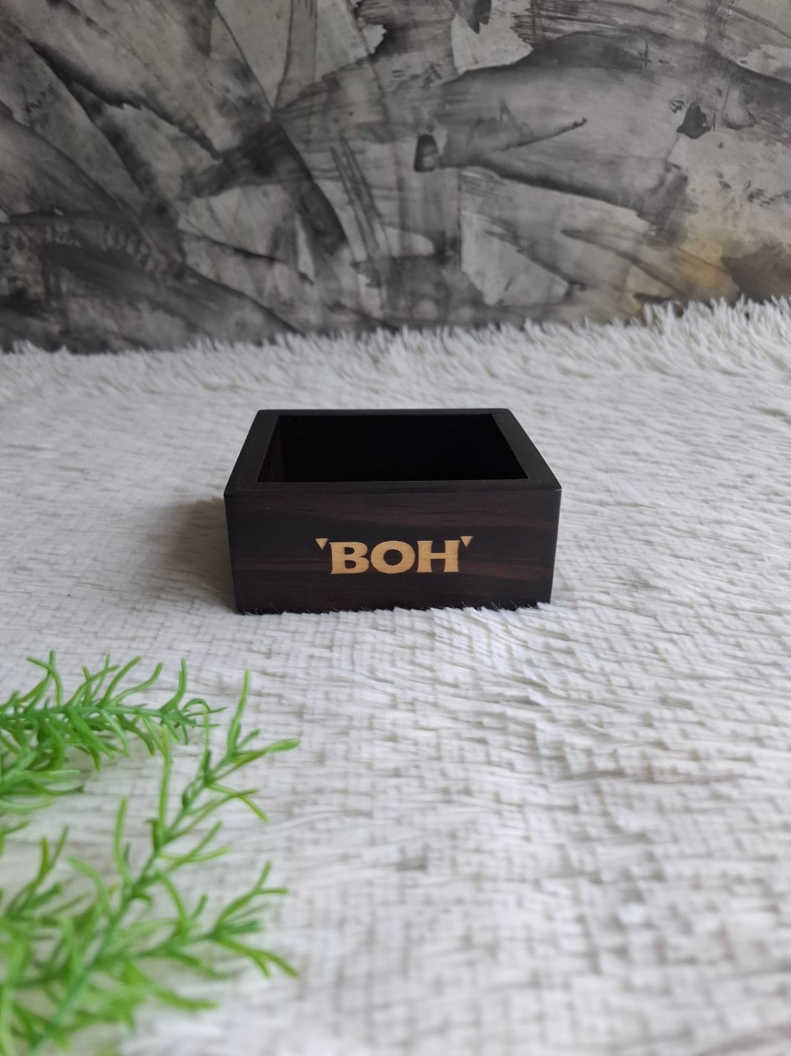 ถาดไม้สน