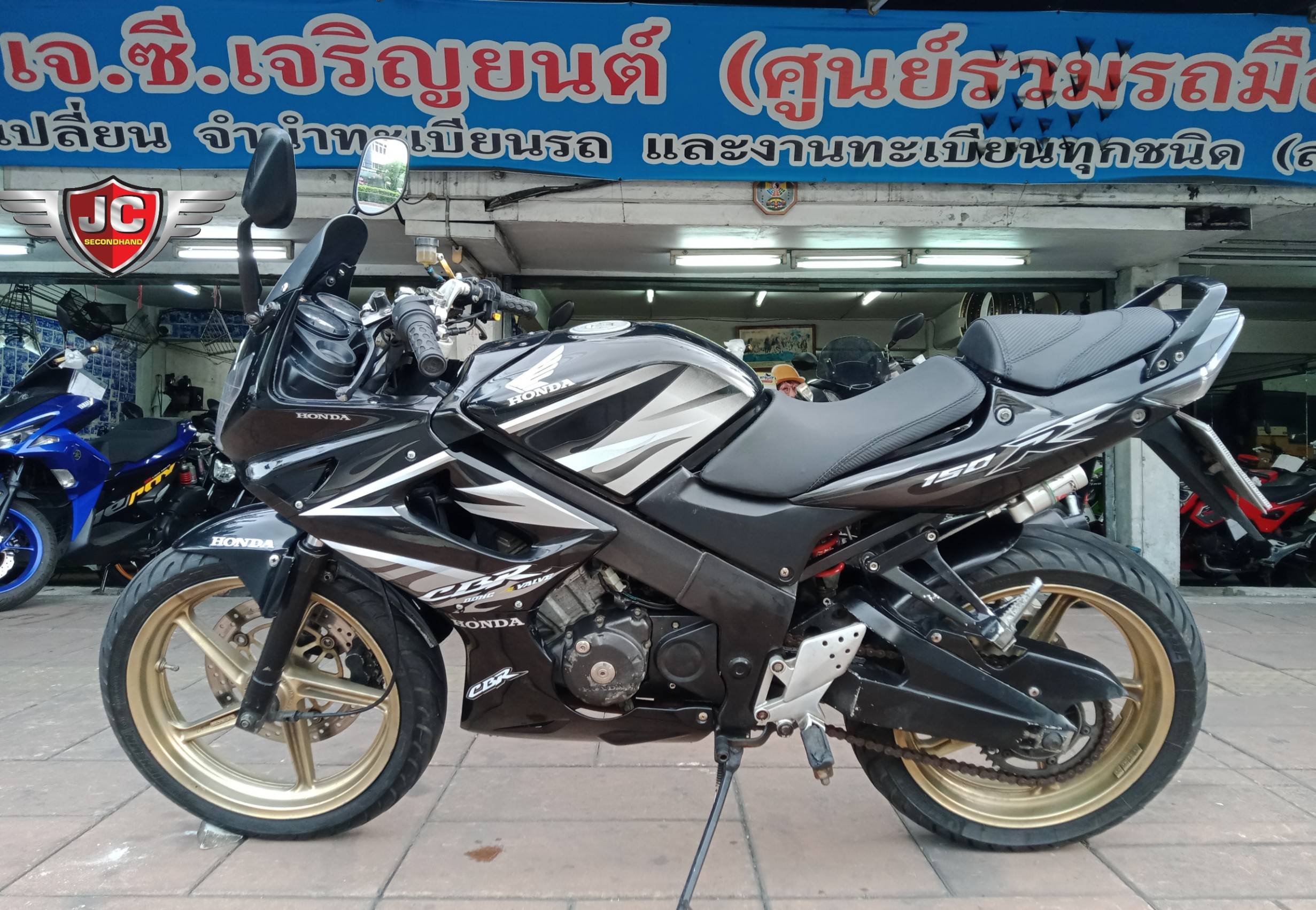 "เก่าแต่เก๋า" รถบ้านเทินร์มา HONDA CBR150~ตัวสุดท้ายของรุ่น~ จดทะเบียนปลายปี52 สภาพภายนอกมาเต็ม แต่เครื่องไม่แกะ ทั้งเงียบทั้งแน่น