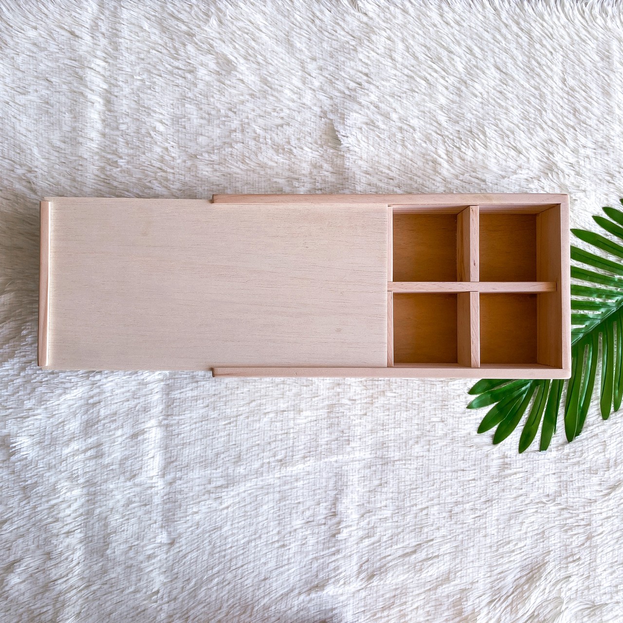 กล่องไม้สนฝาสไลด์ (Wooden pine box)