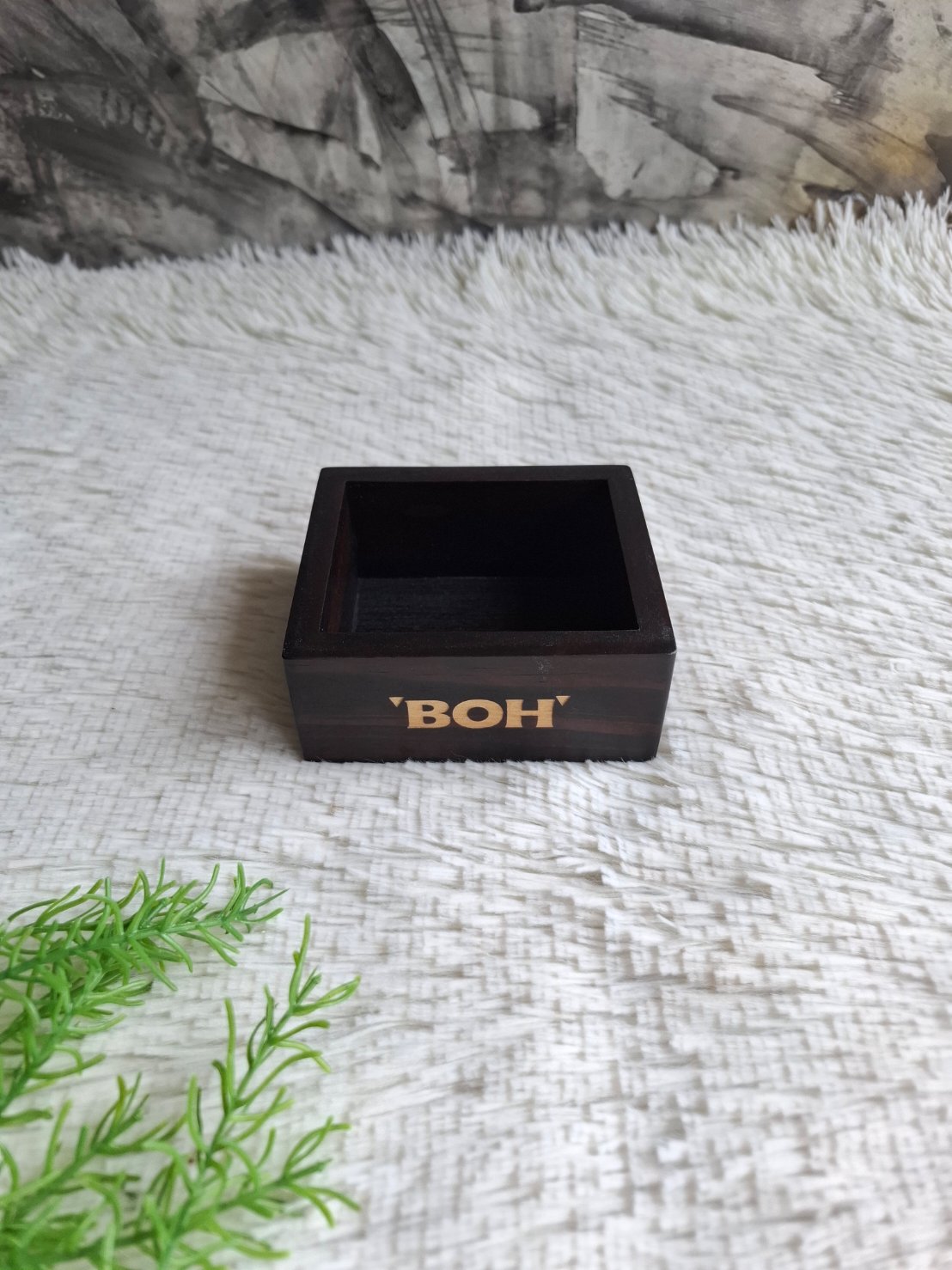 ถาดไม้สน