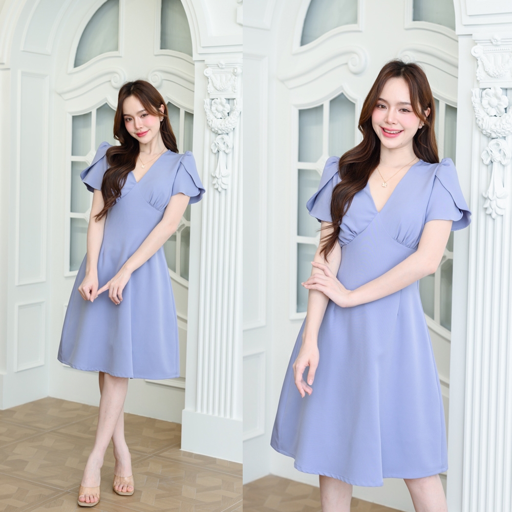 Feisty Flare Dress เดรสอกจีบเดรปแขนกลีบบัว : สีฟ้าคราม