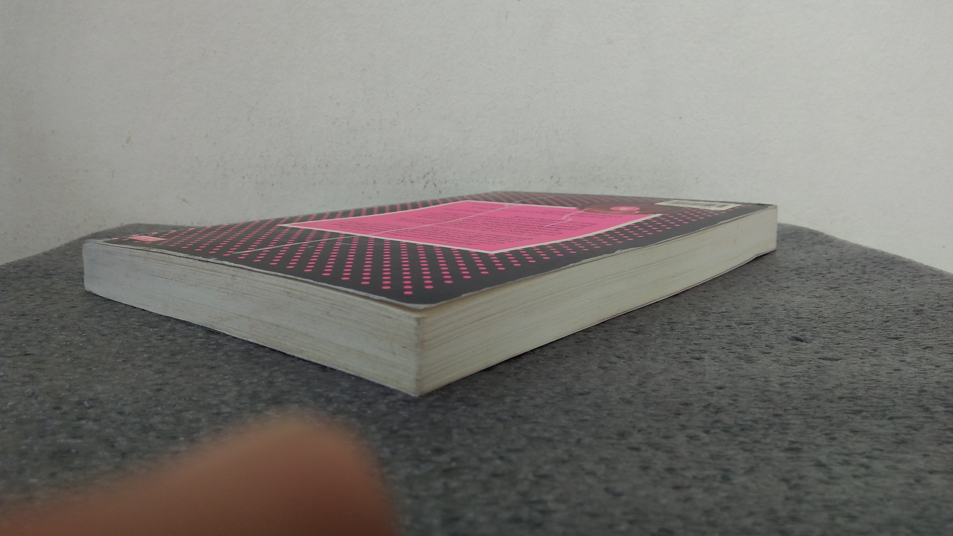 ตายเพราะความสวย / เคท ไวท์