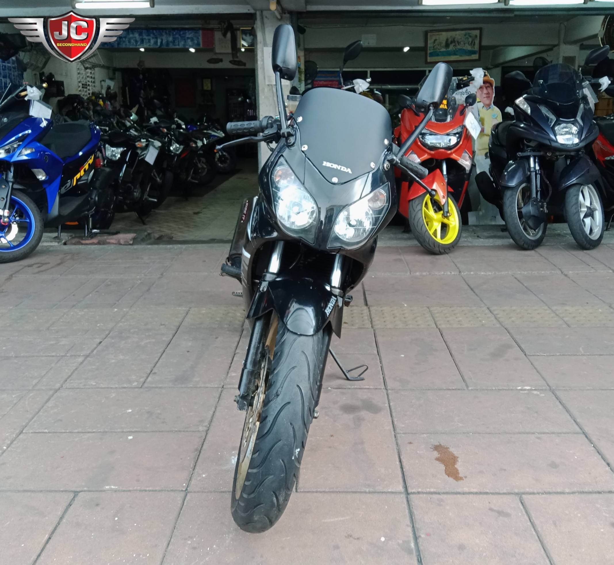 "เก่าแต่เก๋า" รถบ้านเทินร์มา HONDA CBR150~ตัวสุดท้ายของรุ่น~ จดทะเบียนปลายปี52 สภาพภายนอกมาเต็ม แต่เครื่องไม่แกะ ทั้งเงียบทั้งแน่น