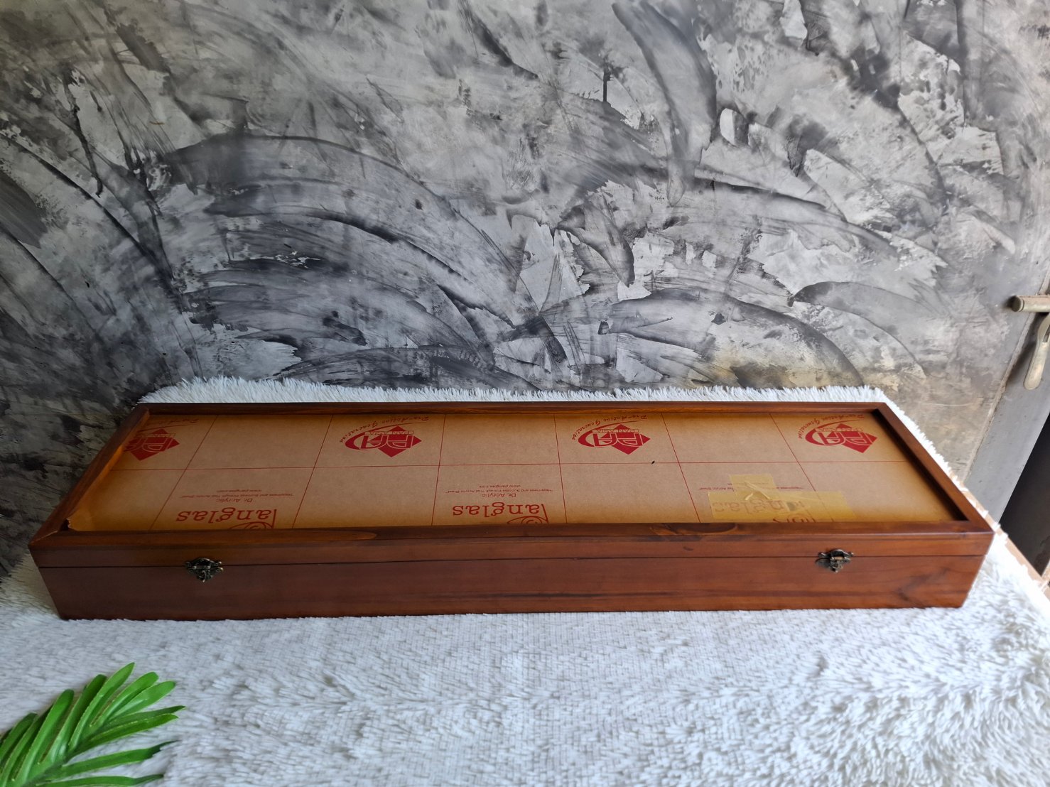 กล่องไม้ฝาล็อคอครีลิค