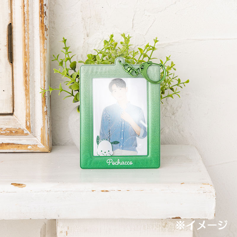 พวงกุญแจเฟรมการ์ด/โพลารอยด์/รูป/บัตร แบบขอบวิ้ง ของแท้จาก Sanrio Japan สายติ่ง สายไอดอล ต้องมี ! ขนาด 9.1 x 0.3 x 12.6 ซม. ทำจาก PVC แบบ Pochacco