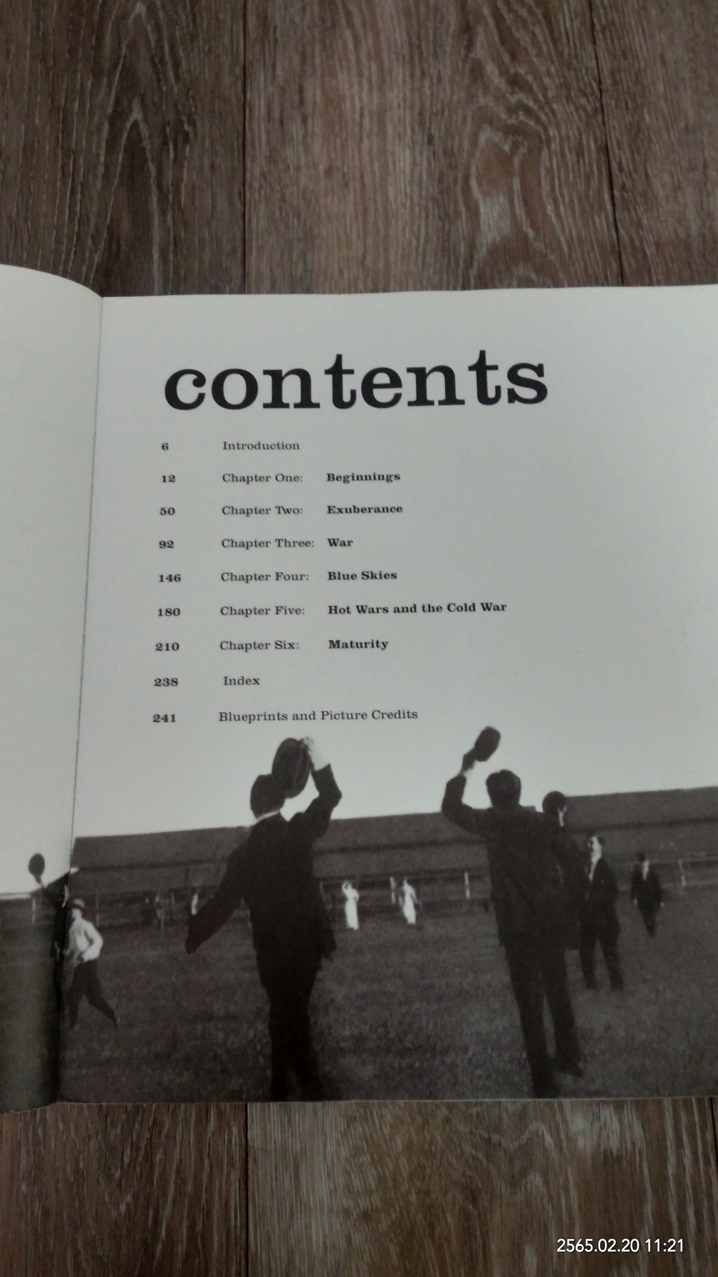 Flight : A History of Aviation in Photographs