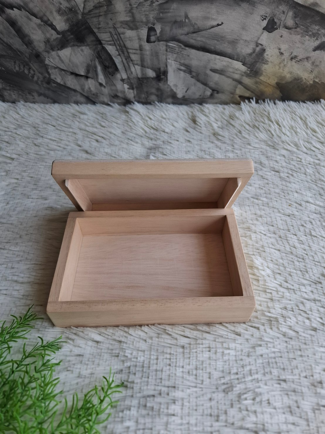 กล่องไม้ฝาครอบ