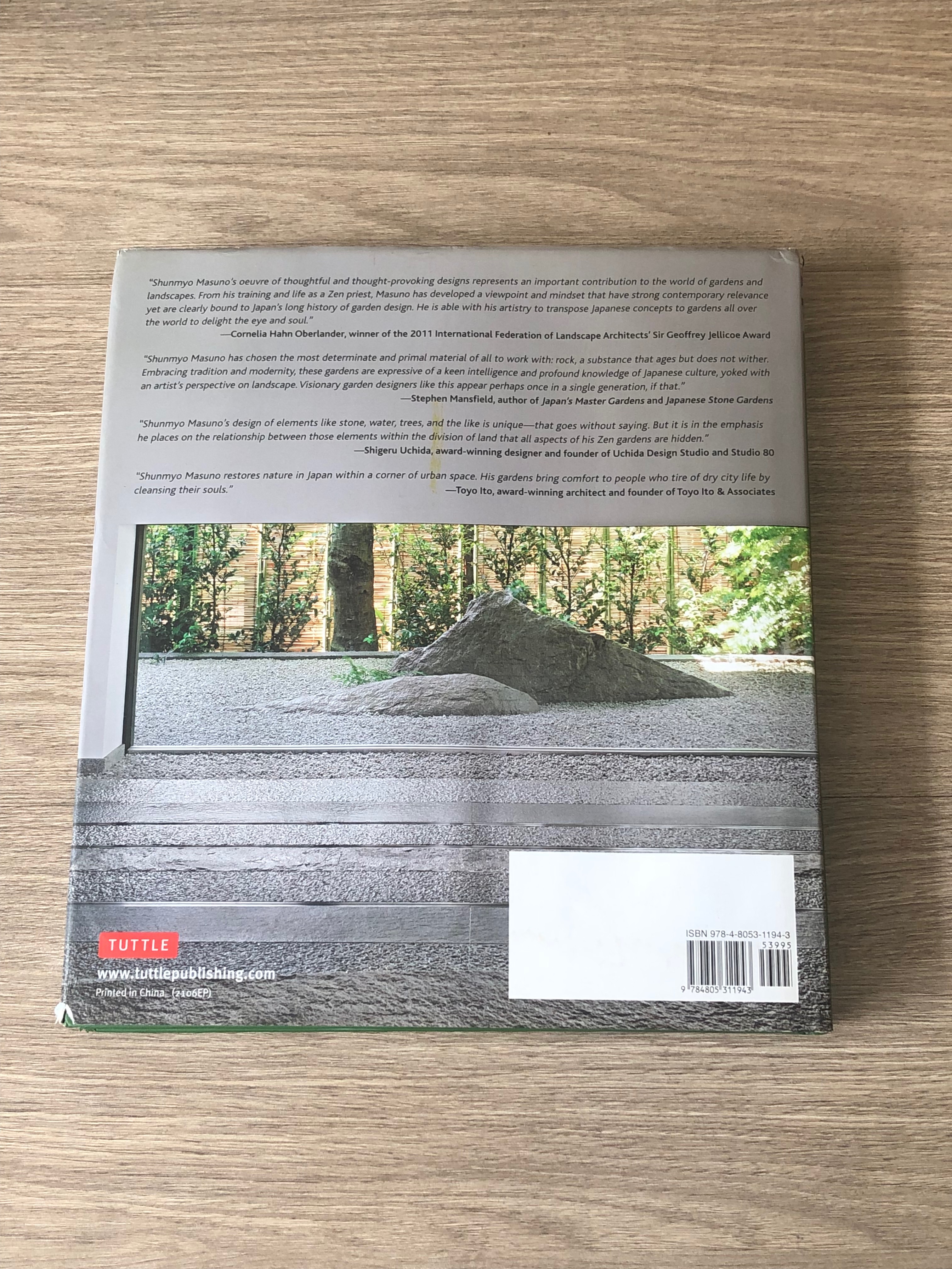 Zen Gardens: The Complete Works of Shunmyo Masuno, Japan's Leading Garden Designer / Mira Locher (ปกไม่สมบูรณ์)