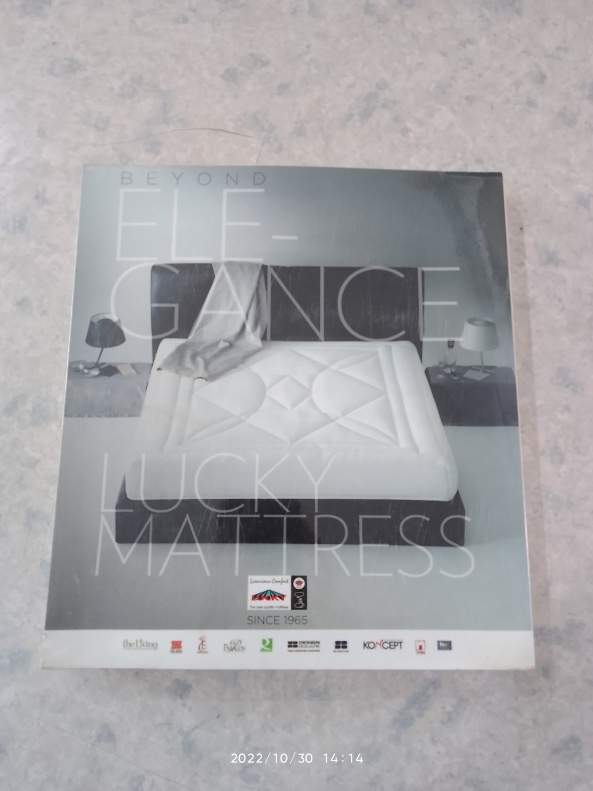 Living GUIDE BOOK 2010