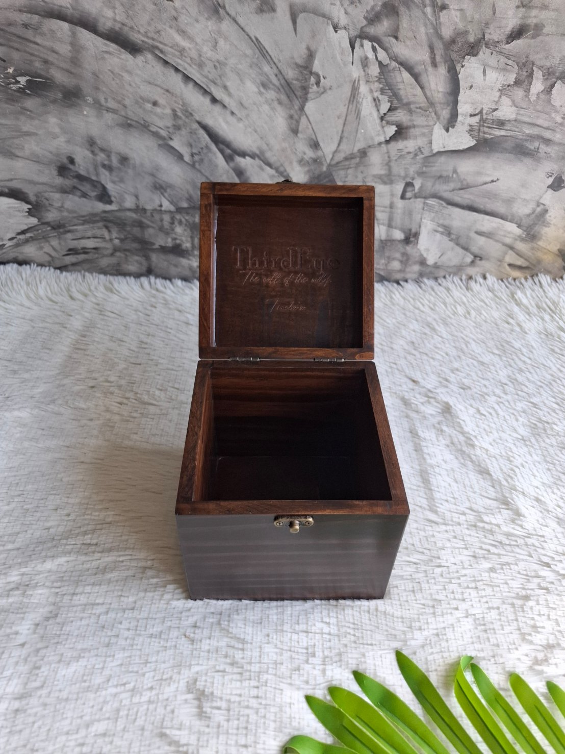 กล่องไม้สนแบบฝาล็อค