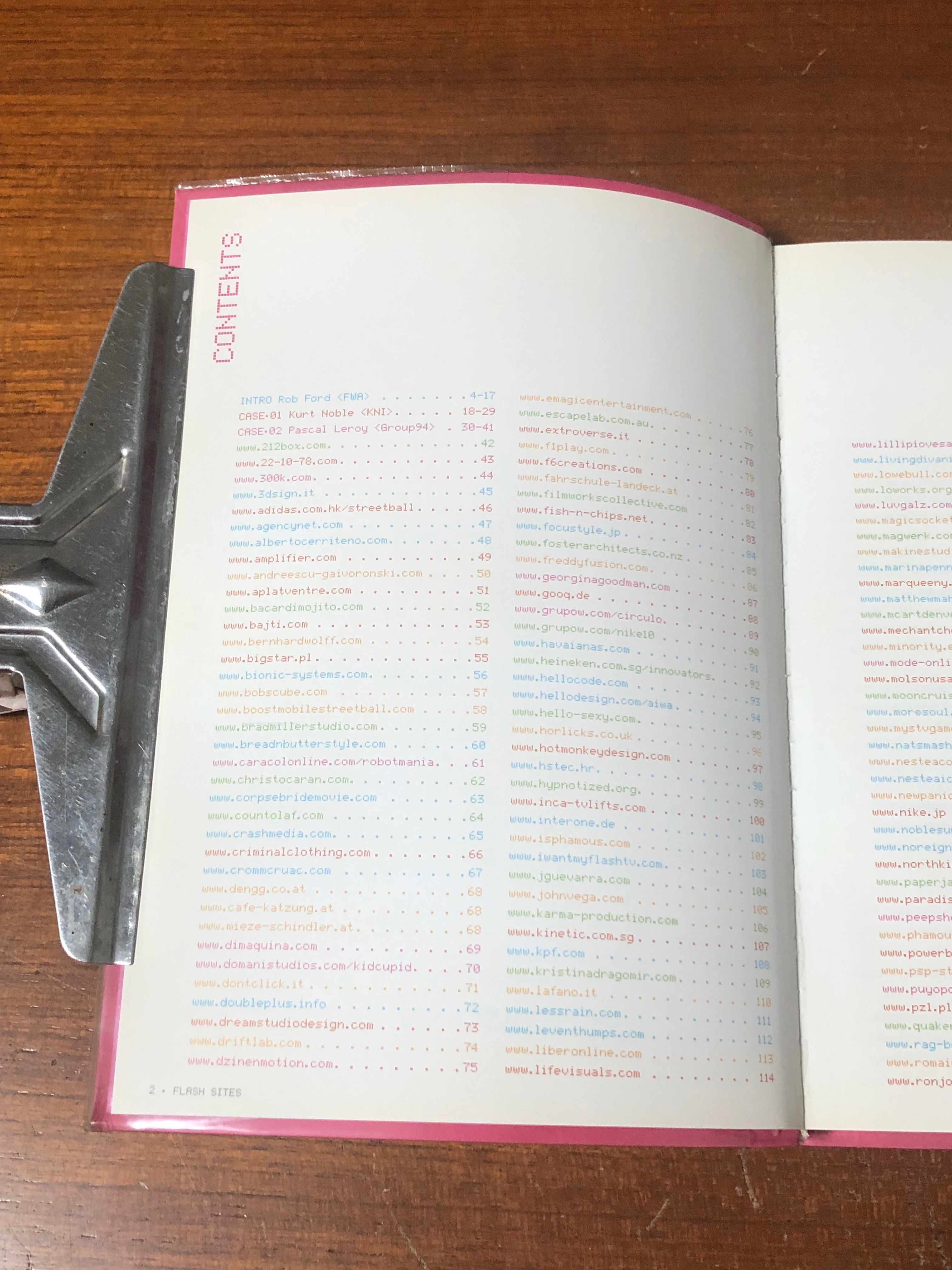 WEB DESIGN : FLASSH SSITES / Ed.Julius Wiedemann