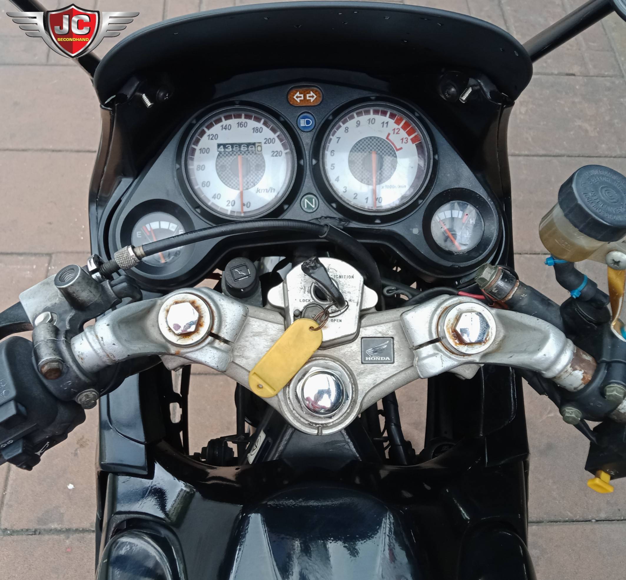 "เก่าแต่เก๋า" รถบ้านเทินร์มา HONDA CBR150~ตัวสุดท้ายของรุ่น~ จดทะเบียนปลายปี52 สภาพภายนอกมาเต็ม แต่เครื่องไม่แกะ ทั้งเงียบทั้งแน่น