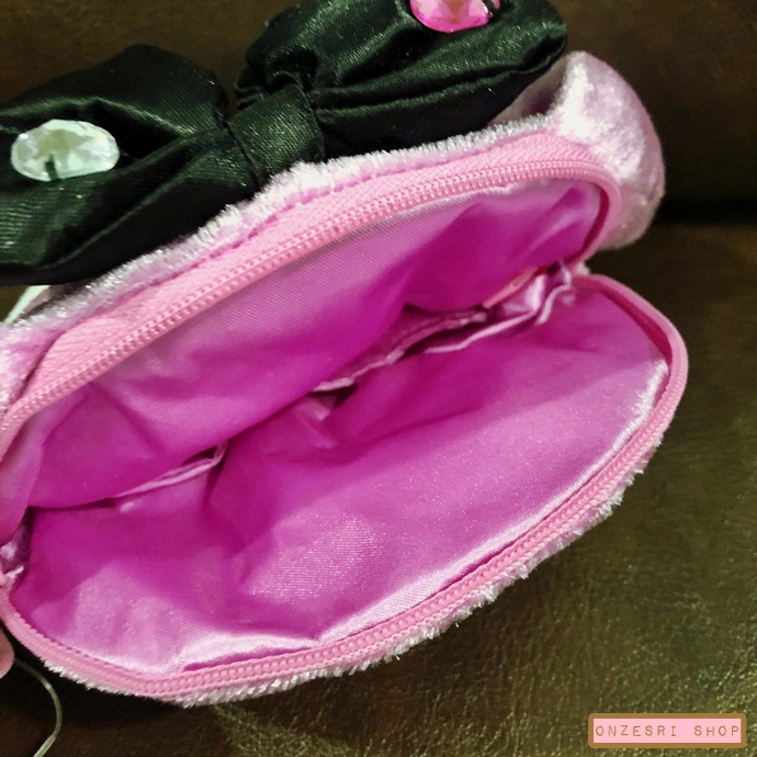 กระเป๋า My Melody นุ่มนิ่ม ประดับเพชรที่โบว์ ขนาด 19 x 12 ซม. ตรงช่องใส่ของ 14 x 12 ซม.