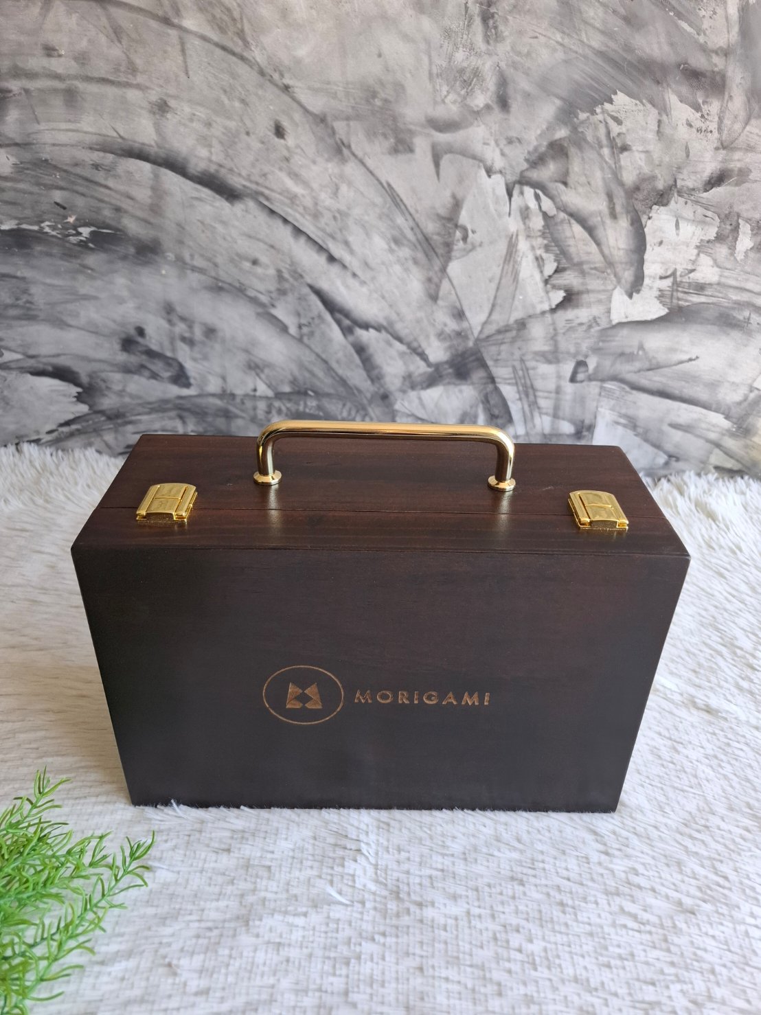 กระเป๋ากล่องไม้สน