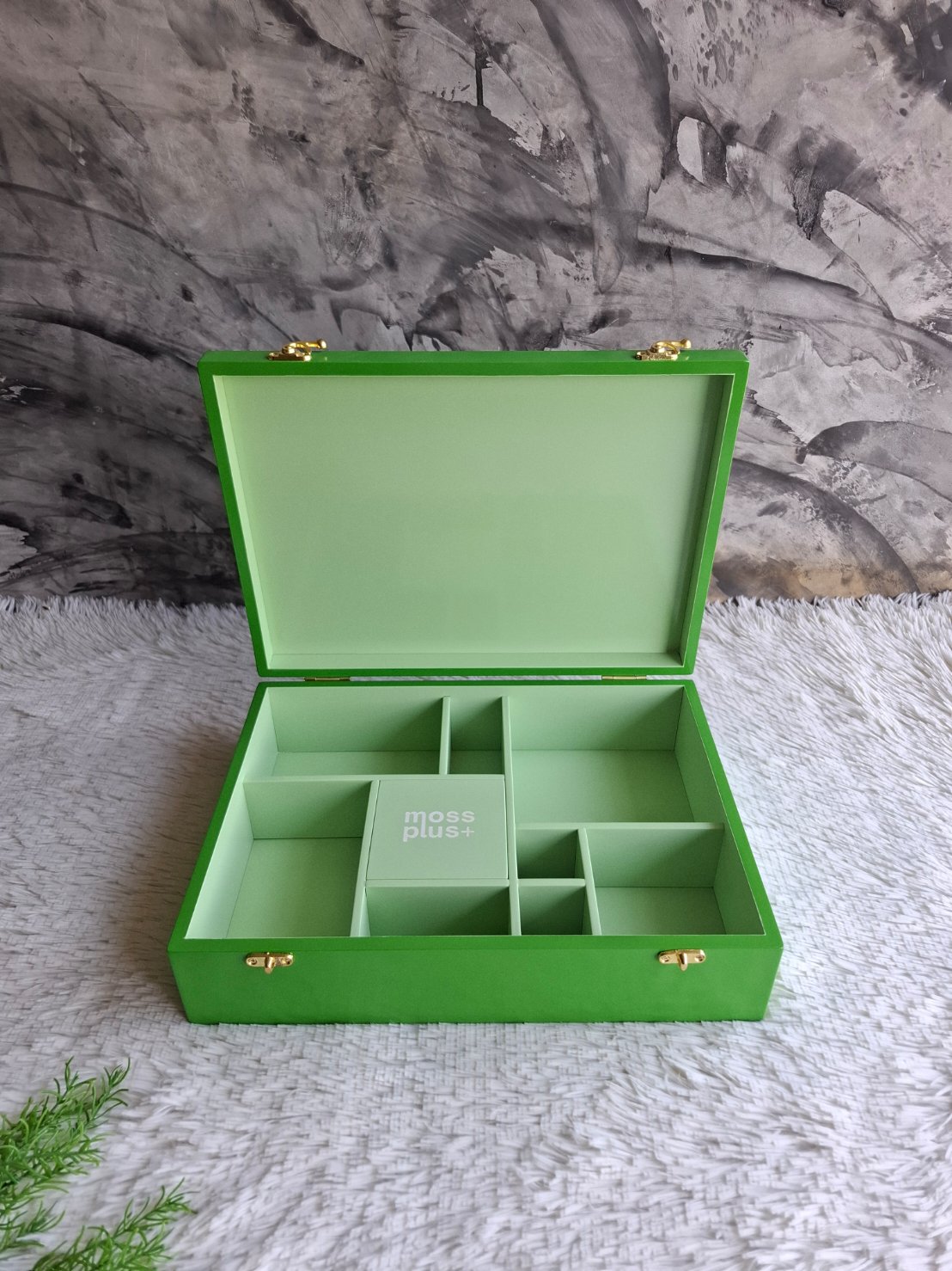 กล่องไม้แบบฝาล็อคสีเขียว